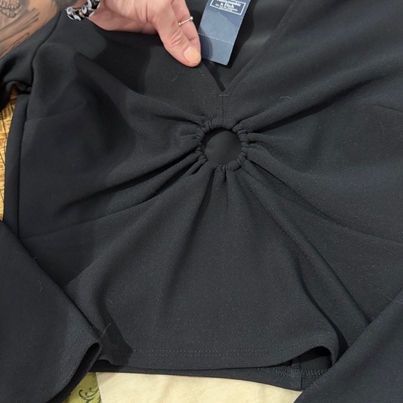 Abercrombie & Fitch Long Sleeve V-Neck Blouse – Size Small – NWT - Picture 4 of 5